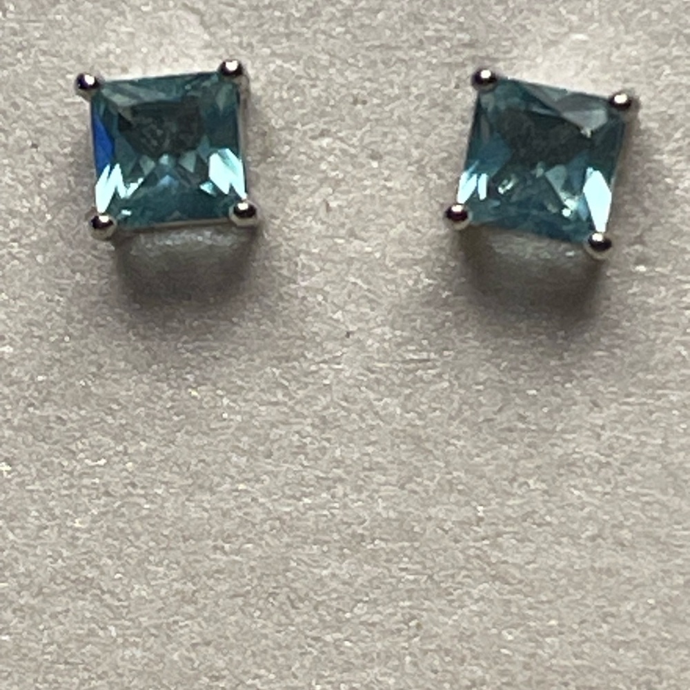 Kohls Sterling Silver blue stone dainty studs
